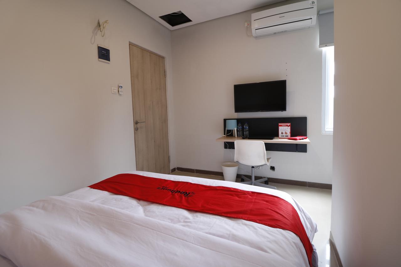 Reddoorz Plus Near Mall Pondok Indah Yakarta Exterior foto