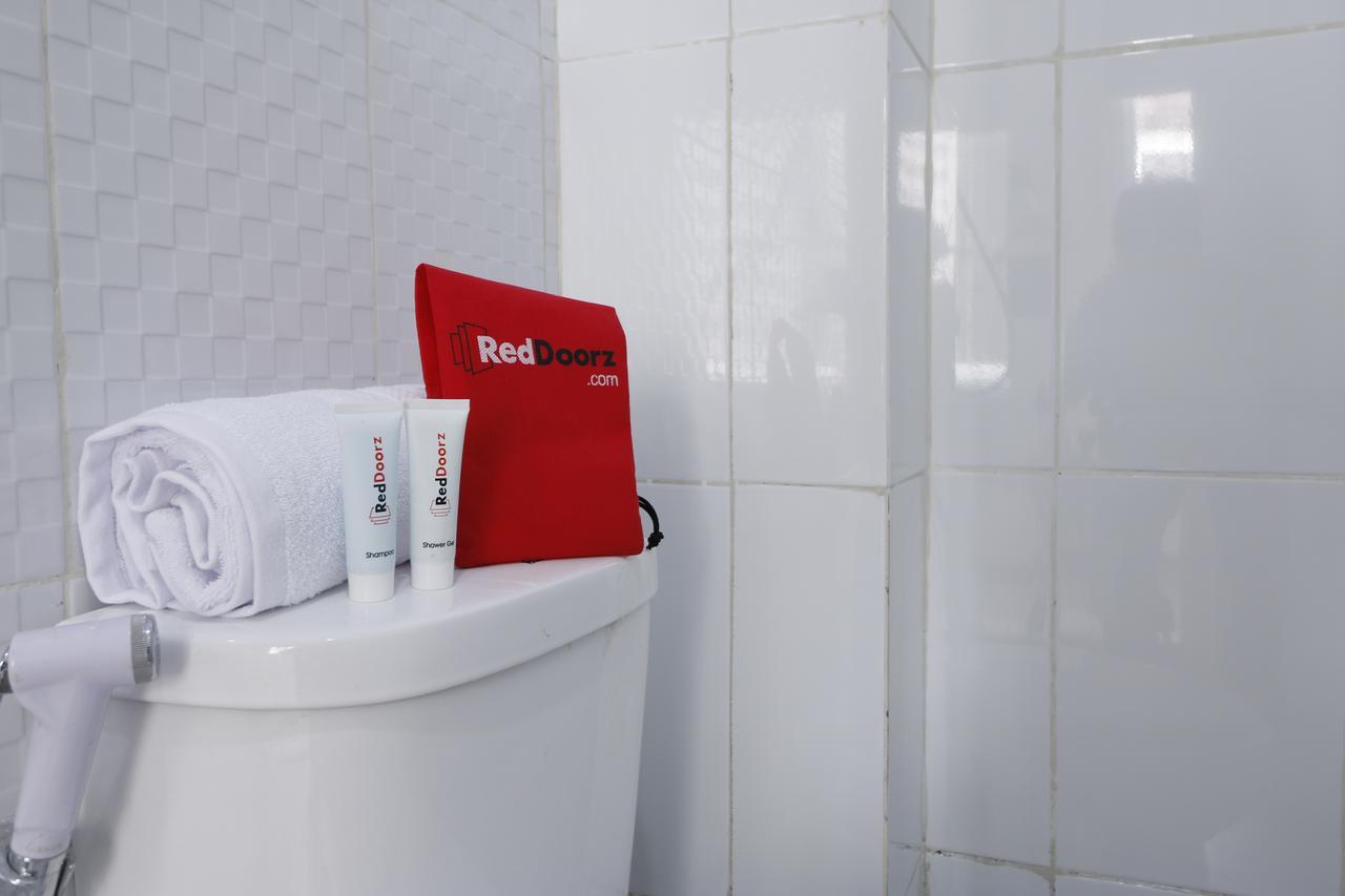 Reddoorz Plus Near Mall Pondok Indah Yakarta Exterior foto