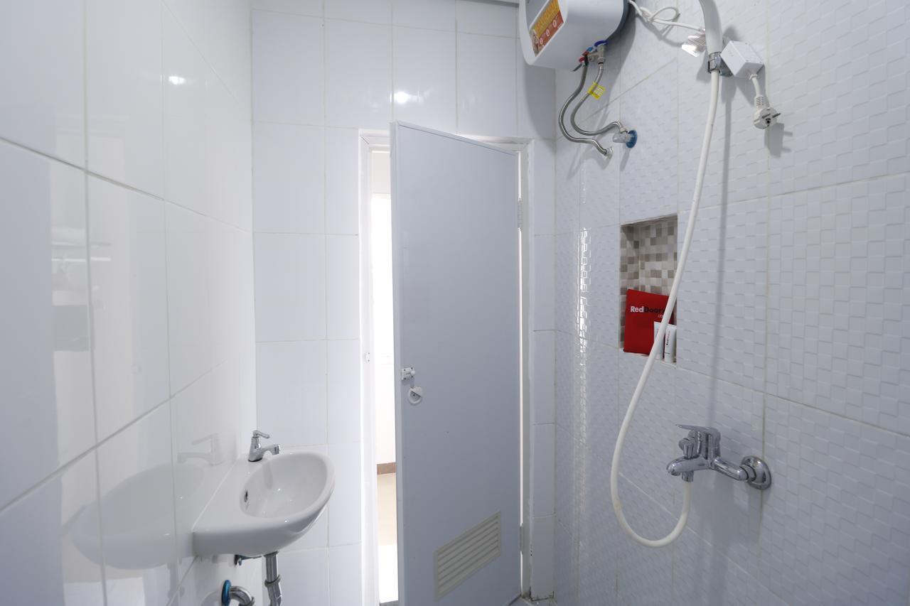 Reddoorz Plus Near Mall Pondok Indah Yakarta Exterior foto