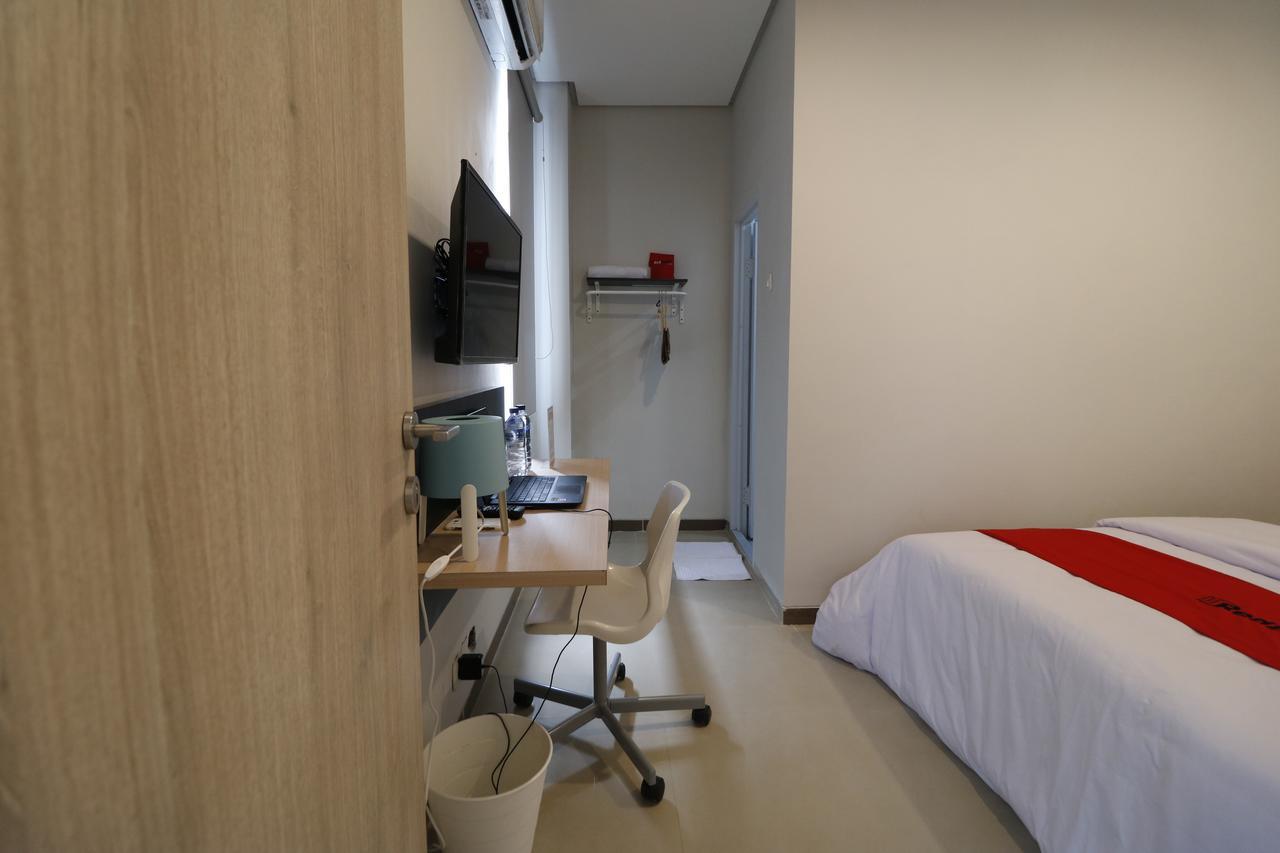 Reddoorz Plus Near Mall Pondok Indah Yakarta Exterior foto